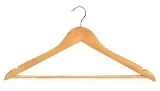 50 perchas de madera